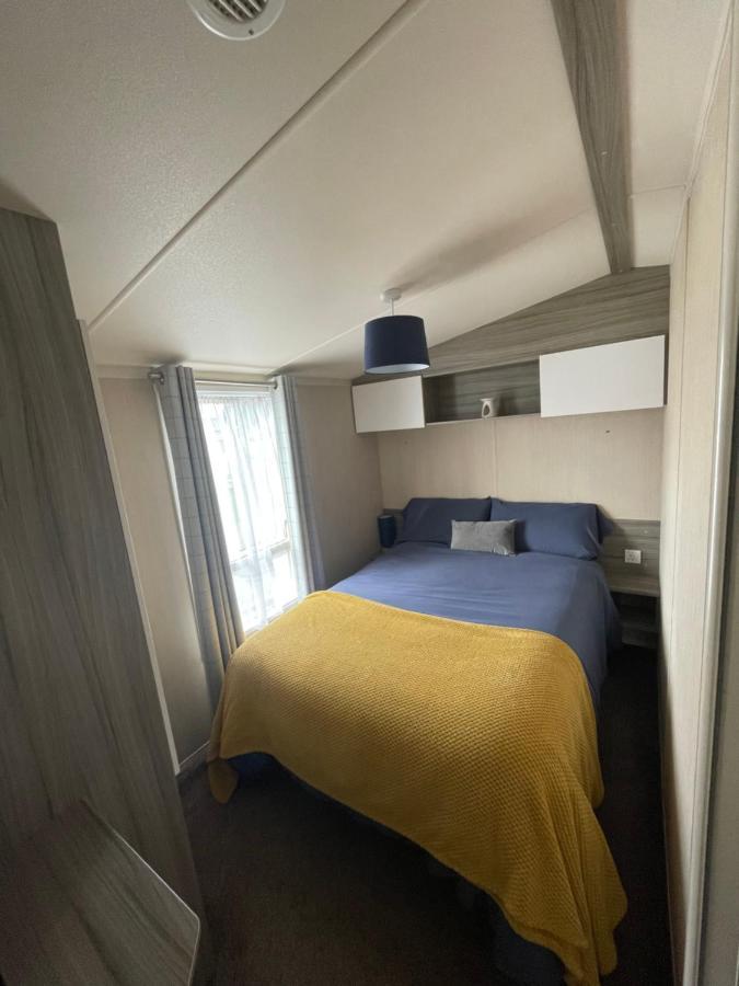 Delightful 6 Berth Holiday Home With Decking Area Chichester Exterior photo