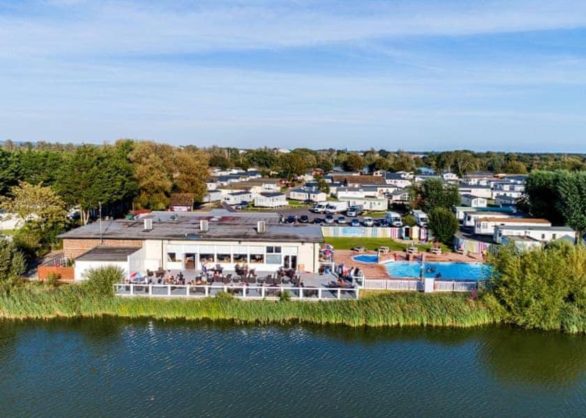 Delightful 6 Berth Holiday Home With Decking Area Chichester Exterior photo